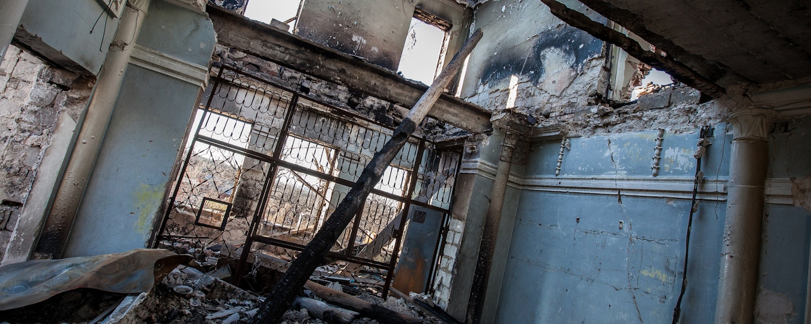 Slovyansk,,Ukraine,-,November,20,,2014:,Damaged,Buildings,And,Houses