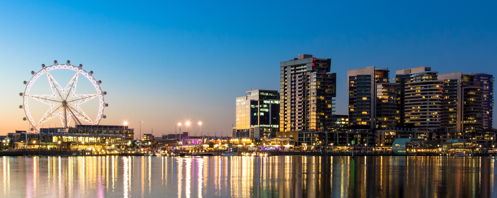 The,Docklands,Waterfront,Of,Melbourne,,Australia,At,Night