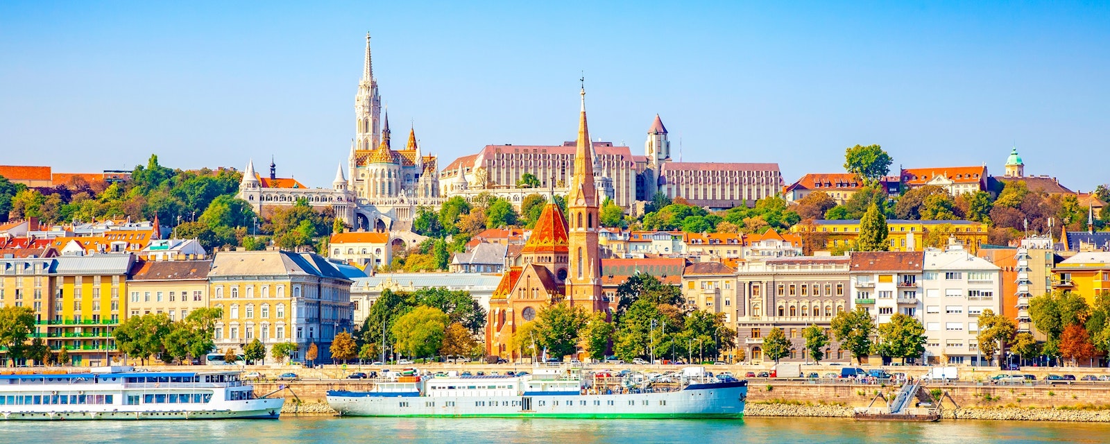 Budapest,Skyline,,Buda,Castle,And,Danube,River