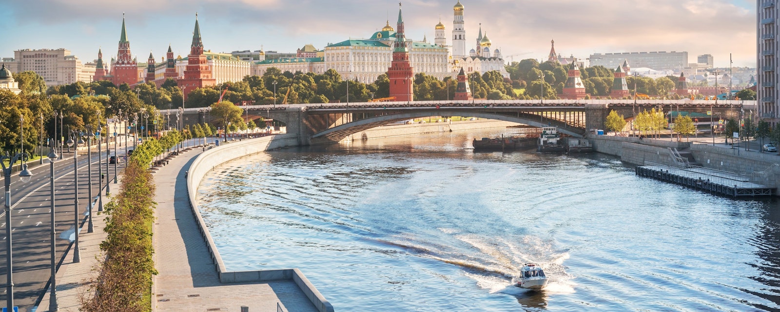 View,Of,The,Moskva,River,And,The,Moscow,Kremlin,From